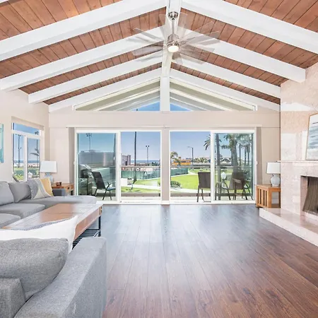 Spacious 3Br Oceanfront At Balboa Pier Walk To It All By Beachview Rentals